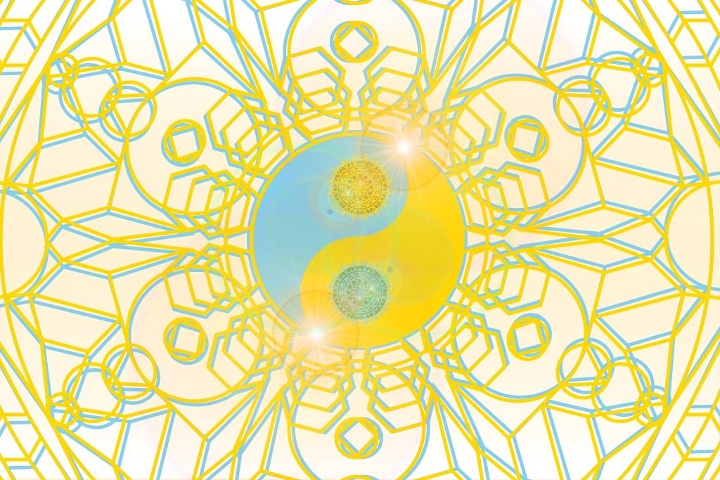 Mindful Microdosing. A stylized yin-yang symbol with a geometric pattern surrounding it, visually reflecting the themes of  balance and well-being, and visually representing the balance and harmony between mindful microdosing and mindfulness practices. Instead of black and white, the colours are calming light blue and soft orange. The graphic is on a pale yellow background with a white glow. There are sun glares on diagonally opposite edges of the yin-yang symbol. 