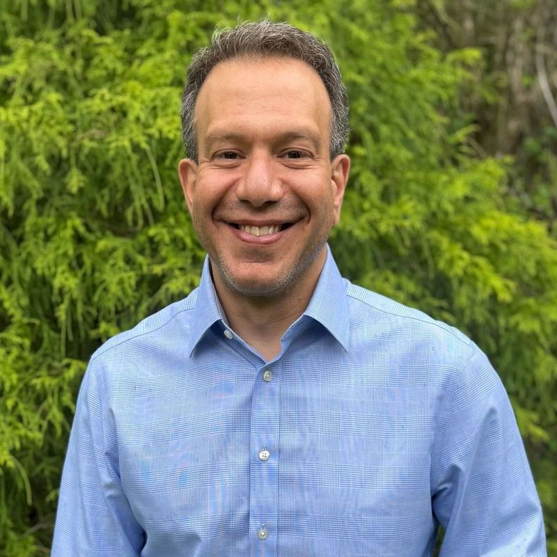 Ari Kellner, PsyD is a practitioner on Psychedelic.Support